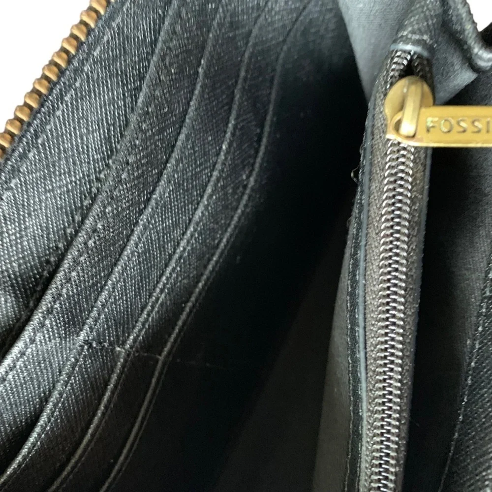 Fossil Black Leather Zip Around Clutch Wallet Women’s